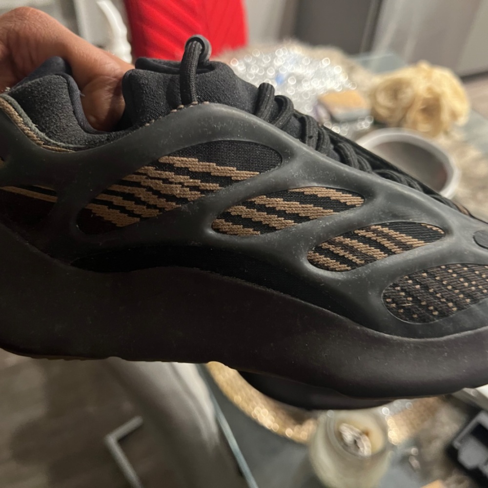 Yezzy - Picture 2 of 4